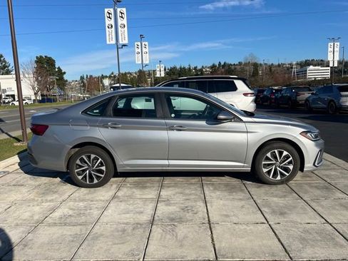 Used 2025 Volkswagen Jetta S image 6