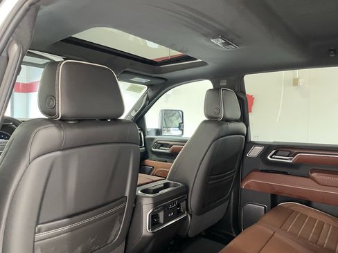 New 2026 GMC Sierra 2500 Denali Ultimate AWD/4WD image 10