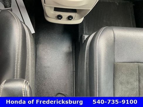 Used 2017 Dodge Grand Caravan SXT FWD image 40