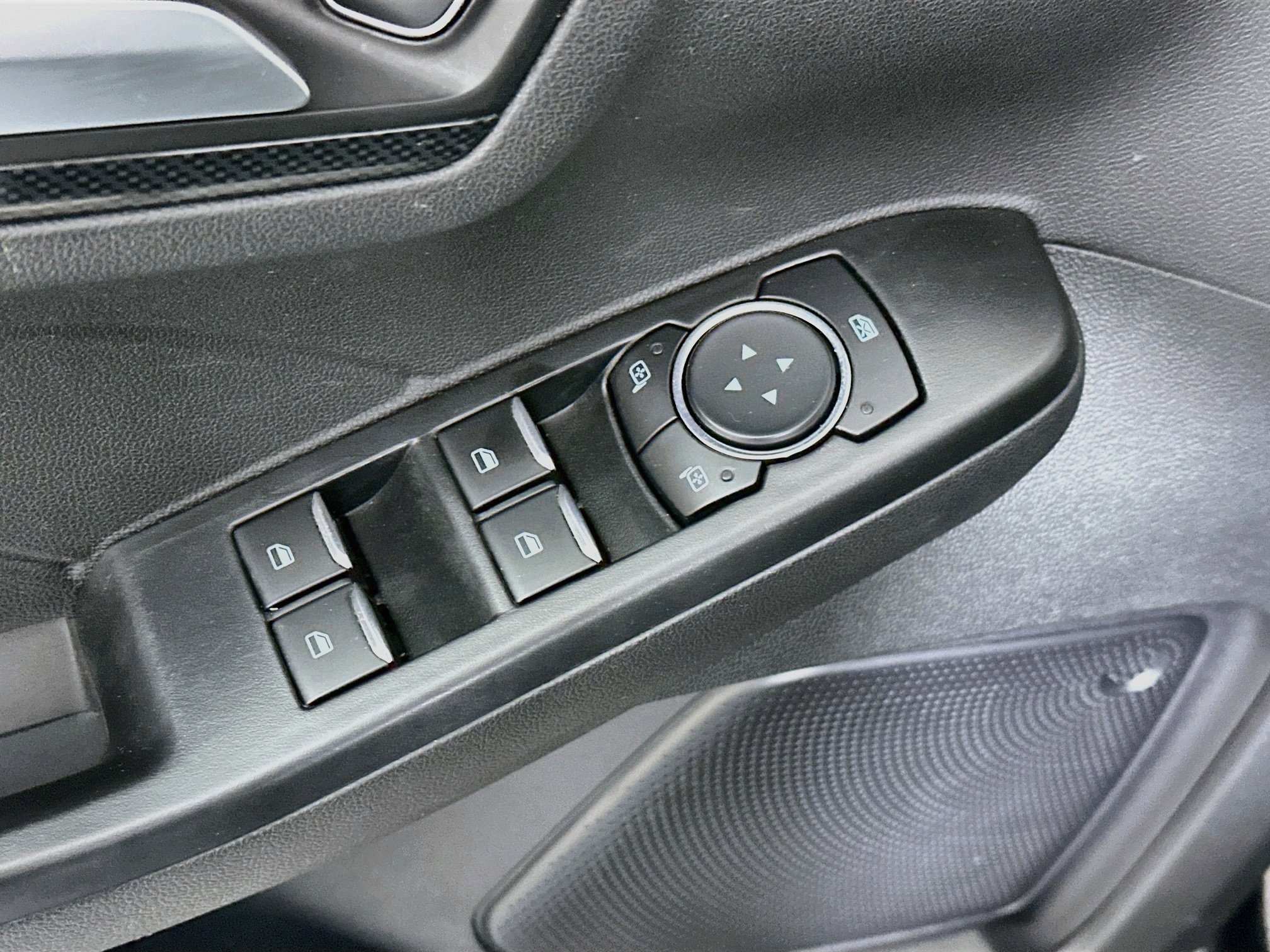 Used 2025 Ford Escape ST-Line FWD image 15
