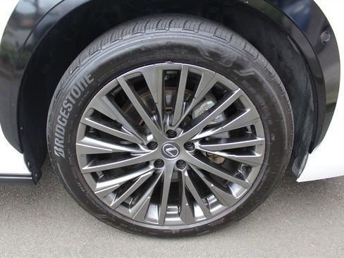 Used 2023 Lexus RZ 450e Premium w/ Accessory Package (2T) image 33