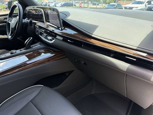 Certified 2024 Cadillac Escalade Premium Luxury AWD/4WD image 12