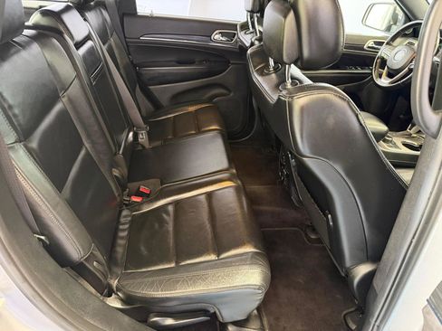 Used 2019 Jeep Grand Cherokee Limited w/ Trailer Tow Group IV image 23