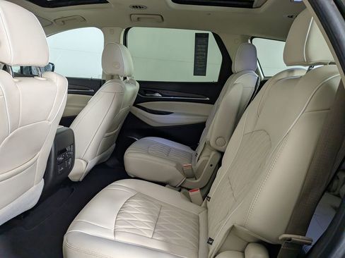 Used 2023 Buick Enclave Avenir image 34