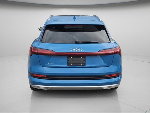 Used 2019 Audi e-tron Prestige w/ Prestige Package image 23