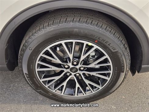 New 2025 Ford Escape SE image 14