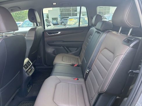 Certified 2025 Volkswagen Atlas SEL AWD/4WD image 14