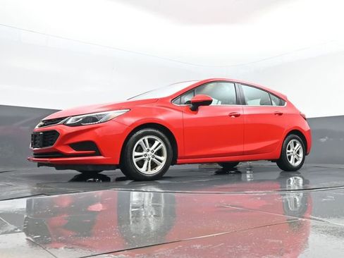 Used 2018 Chevrolet Cruze LT w/ Convenience Package image 29