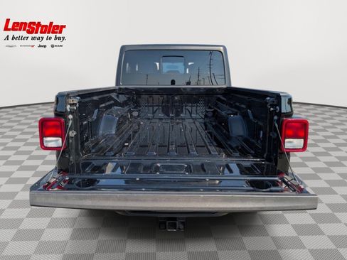 Used 2022 Jeep Gladiator Sport AWD/4WD image 14