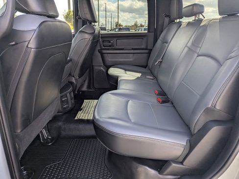 Used 2024 RAM 2500 Tradesman w/ Chrome Appearance Group image 17