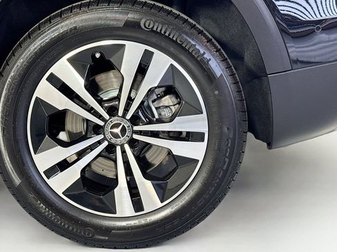 Certified 2025 Mercedes-Benz GLB 250 image 30