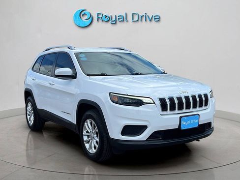 Used 2020 Jeep Cherokee Latitude w/ Cold Weather Group AWD/4WD image 8