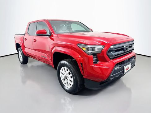 Certified 2026 Toyota Tacoma SR5 AWD/4WD image 3