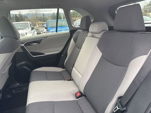 Used 2024 Toyota RAV4 XLE w/ Convenience Package image 23
