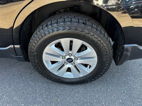 Used 2019 Subaru Outback 2.5i Premium AWD/4WD image 11