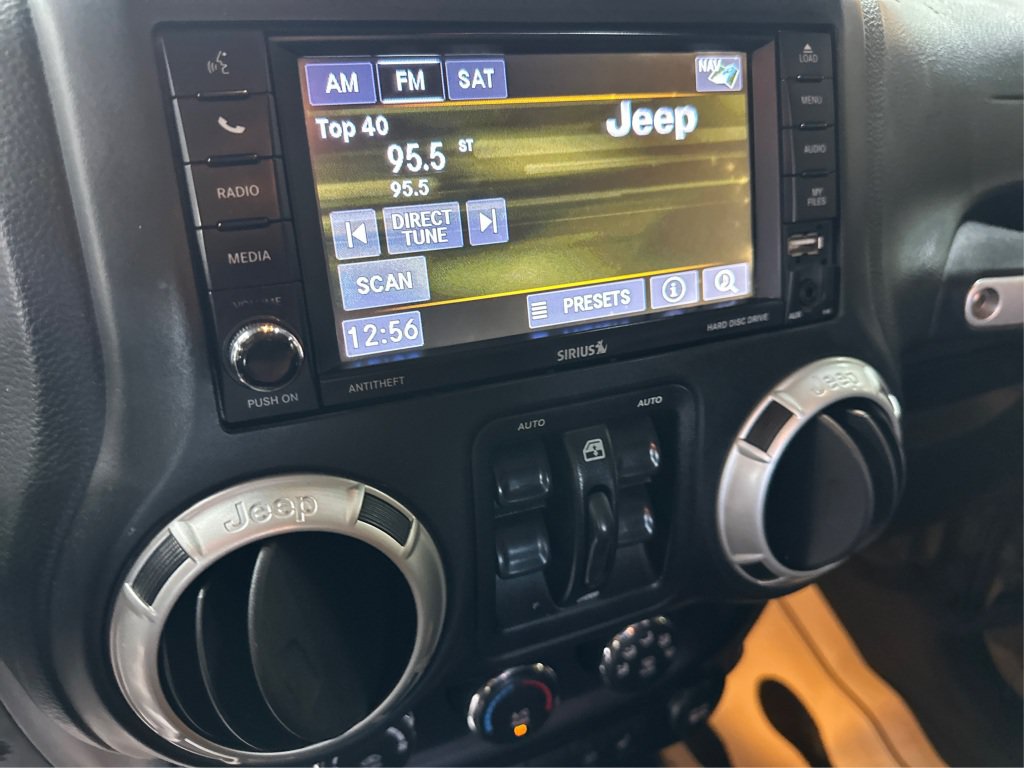 Used 2018 Jeep Wrangler Unlimited Rubicon w/ Cold Weather Group AWD/4WD image 23