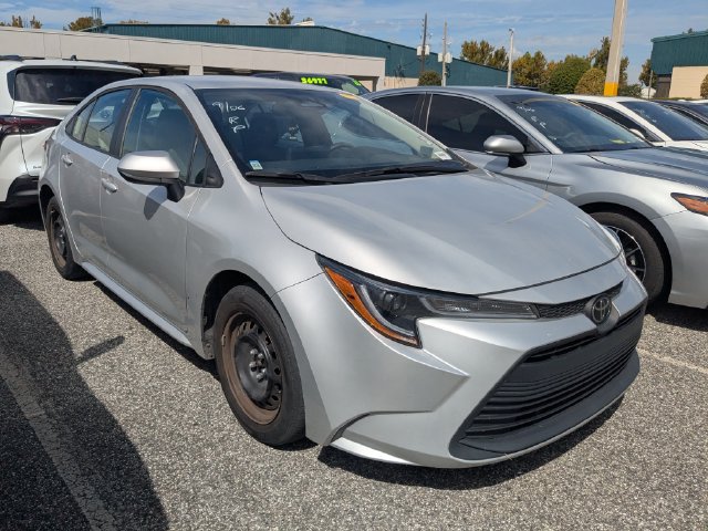 Certified 2025 Toyota Corolla LE FWD image 1