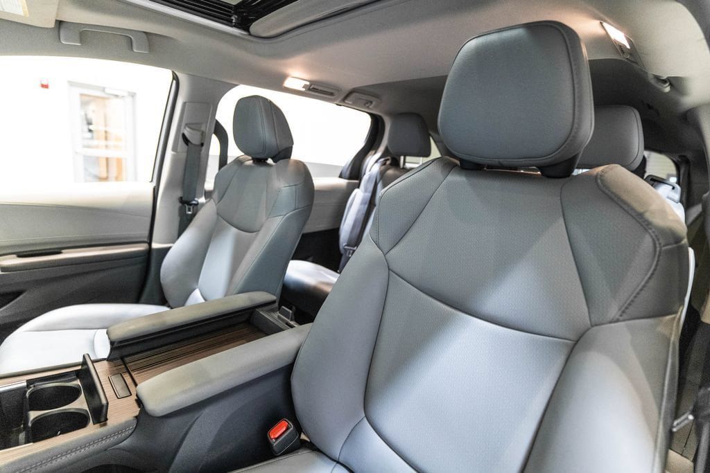 Certified 2024 Toyota Sienna XLE AWD/4WD image 6
