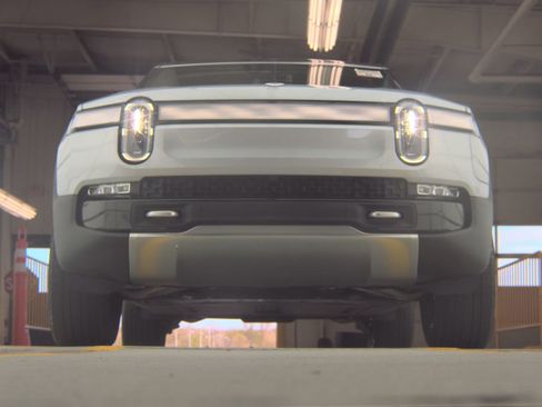 Used 2024 Rivian R1S Adventure AWD/4WD image 4