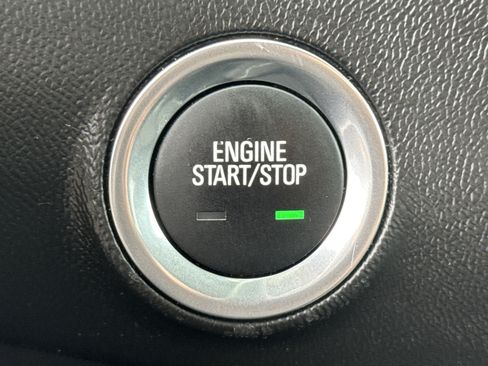 Used 2024 GMC Terrain SLE image 29