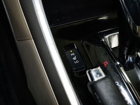 Used 2017 Honda Accord EX-L image 19