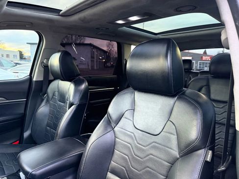 Used 2022 Kia Telluride SX w/ SX Prestige Package image 13
