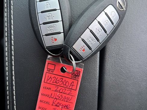 Used 2022 Nissan Rogue SV w/ SV Premium Package image 22