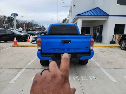 Used 2021 Toyota Tacoma TRD Sport image 11