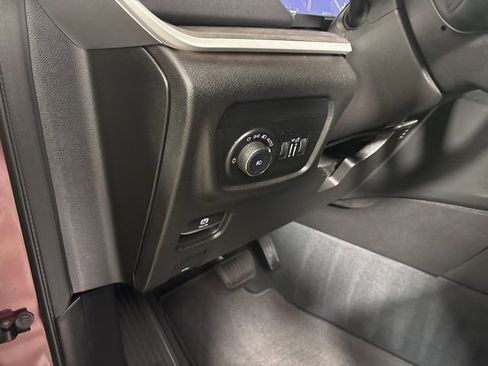 Used 2023 Jeep Grand Cherokee Limited AWD/4WD image 22