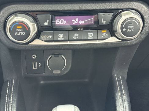 Used 2019 Nissan Kicks SR w/ SR Premium Package image 27