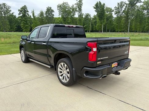 Used 2021 Chevrolet Silverado 1500 High Country w/ Technology Package AWD/4WD image 4