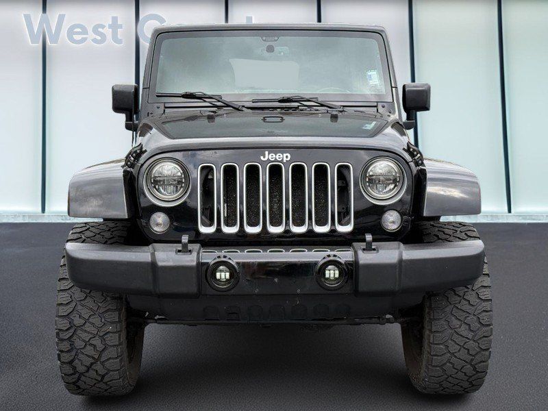 Used 2016 Jeep Wrangler Unlimited Sahara w/ Dual Top Group AWD/4WD image 10