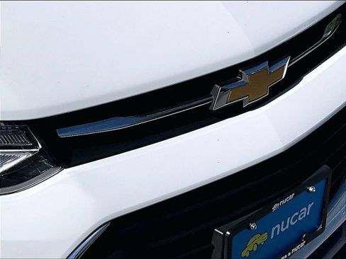 Used 2018 Chevrolet Trax LT w/ LT Convenience Package AWD/4WD image 29