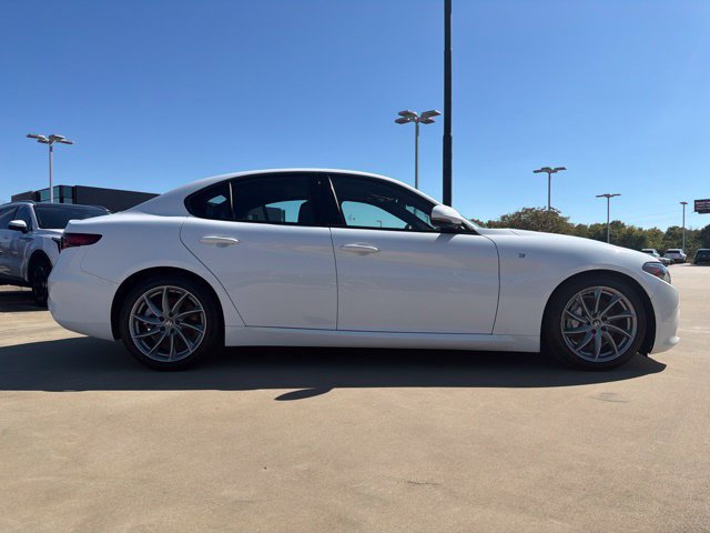 Used 2022 Alfa Romeo Giulia Ti RWD image 6