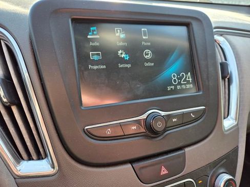 Used 2018 Chevrolet Malibu LT image 8