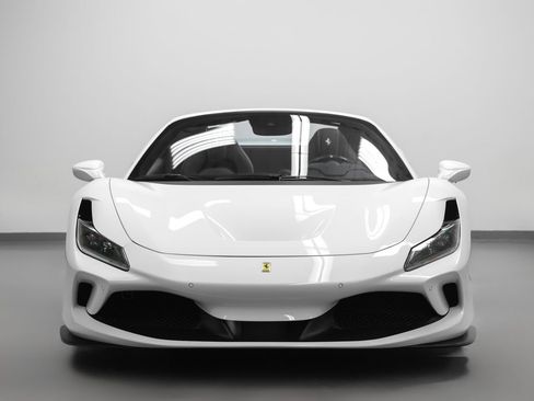 Certified 2022 Ferrari F8 Tributo RWD image 12