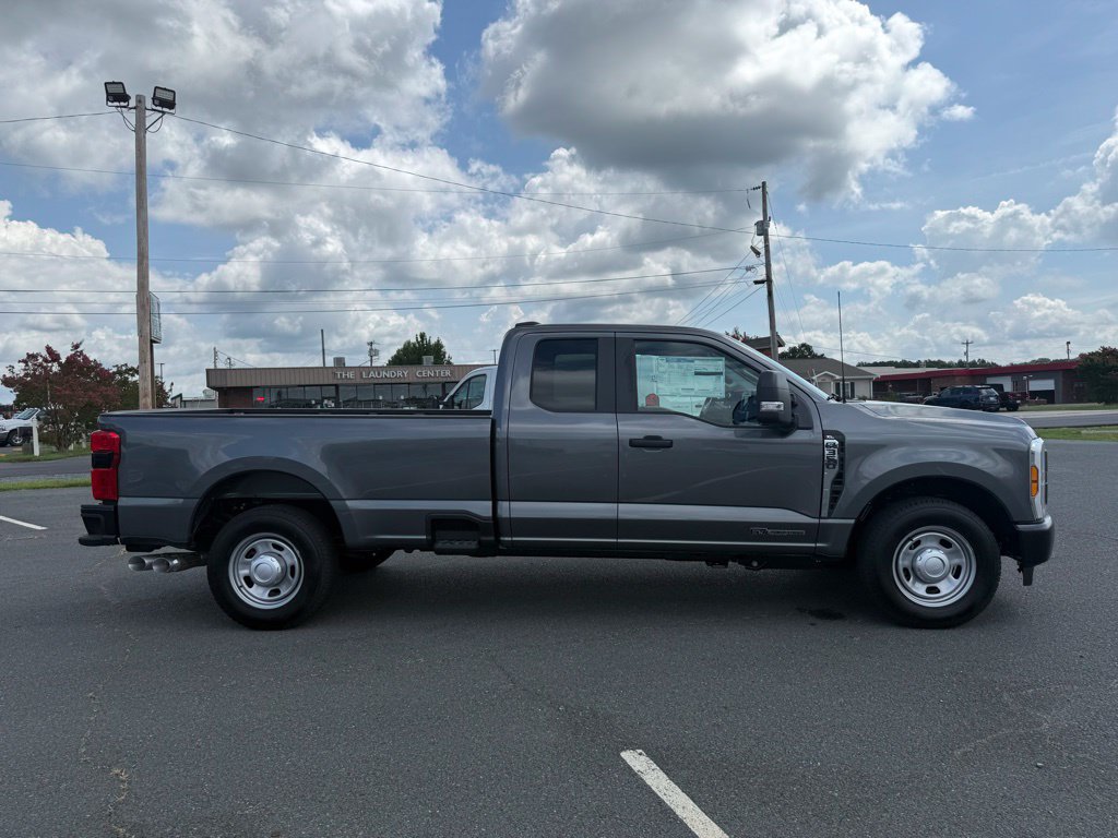 New 2025 Ford F350 XL w/ 360-Degree Camera Package RWD image 2