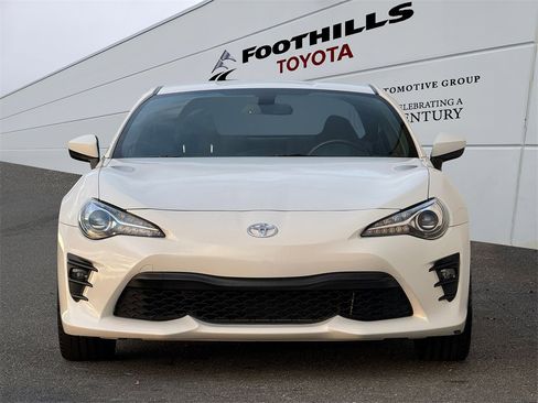 Used 2019 Toyota 86 image 2