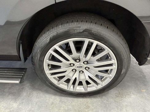 Used 2024 Ford Expedition Limited RWD image 10