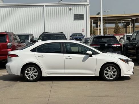 Used 2024 Toyota Corolla LE FWD image 3