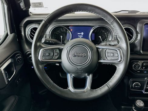 Used 2023 Jeep Wrangler Unlimited Sahara w/ Cold Weather Group AWD/4WD image 17