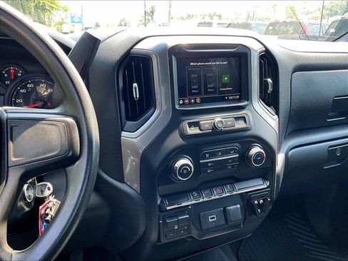 Used 2019 Chevrolet Silverado 1500 Custom Trail Boss w/ Custom Convenience Package AWD/4WD image 18