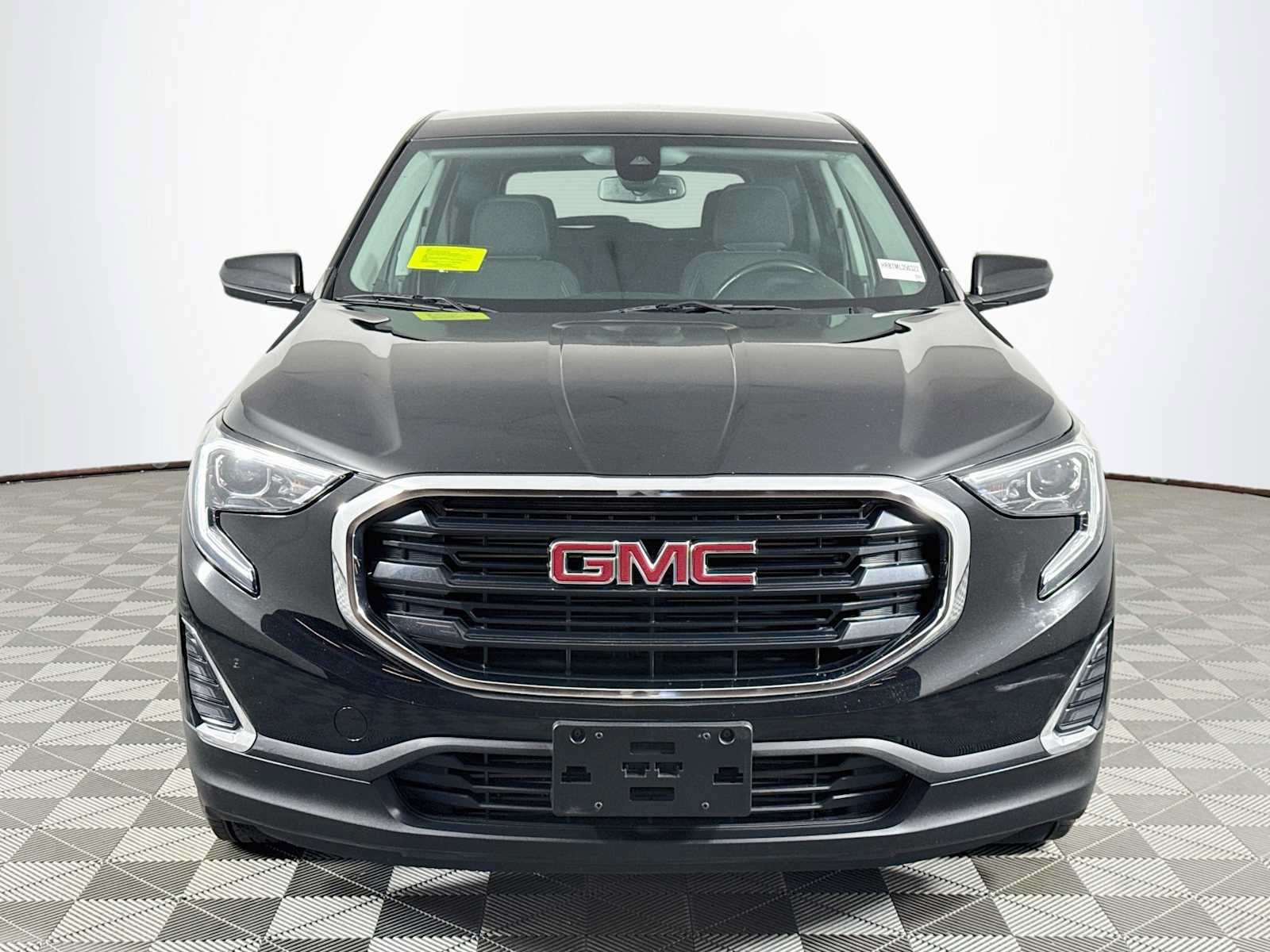 Used 2021 GMC Terrain SLE FWD image 2