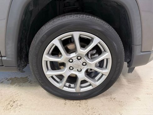 Used 2022 Jeep Compass Latitude w/ Sun and Sound Group image 12