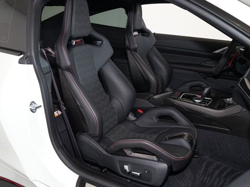 Used 2023 BMW M4 CSL RWD image 18