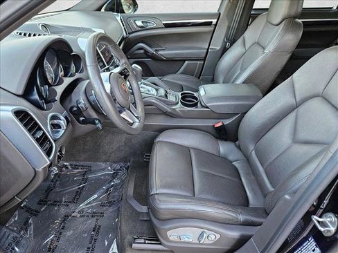 Used 2017 Porsche Cayenne S Platinum image 18