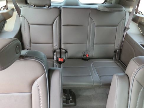 Used 2024 GMC Yukon Denali AWD/4WD image 16