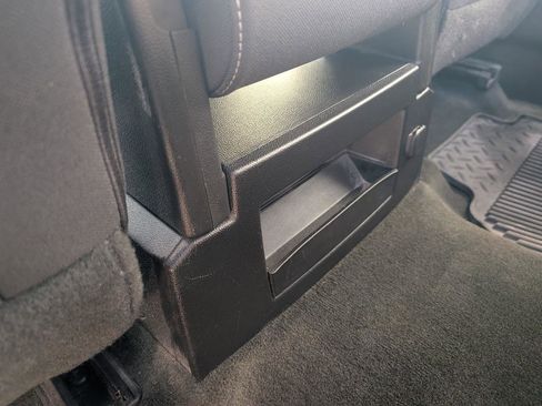 Used 2017 GMC Sierra 1500 SLE w/ SLE Value Package image 9