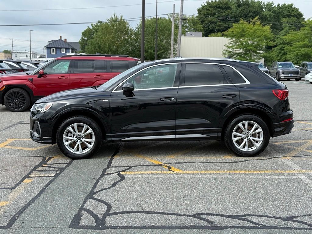 Used 2025 Audi Q3 2.0T Premium Plus w/ Premium Plus Package AWD/4WD image 2