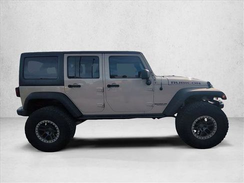 Used 2016 Jeep Wrangler Unlimited Rubicon image 4